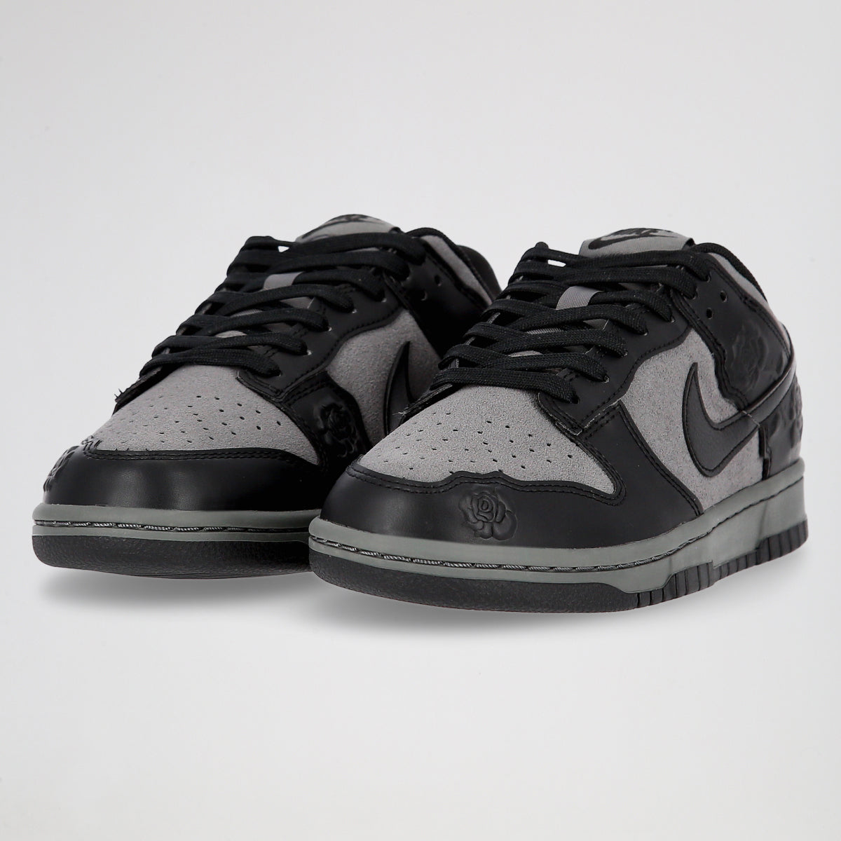 Dunk Low 'Black Roses'